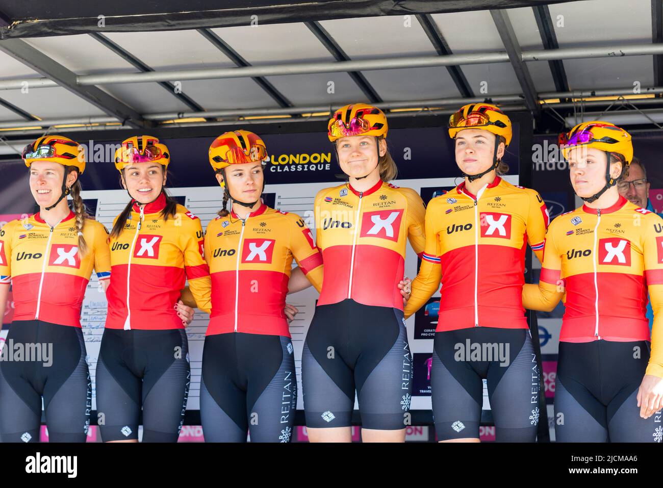 Hannah Barnes, Amalie Lutro, Rebecca Koerner, mie Bjorndal Ottestad, Anniina Ahtosalo, Susanne Andersen ciclisti del team uno X Pro Cycling Team Foto Stock