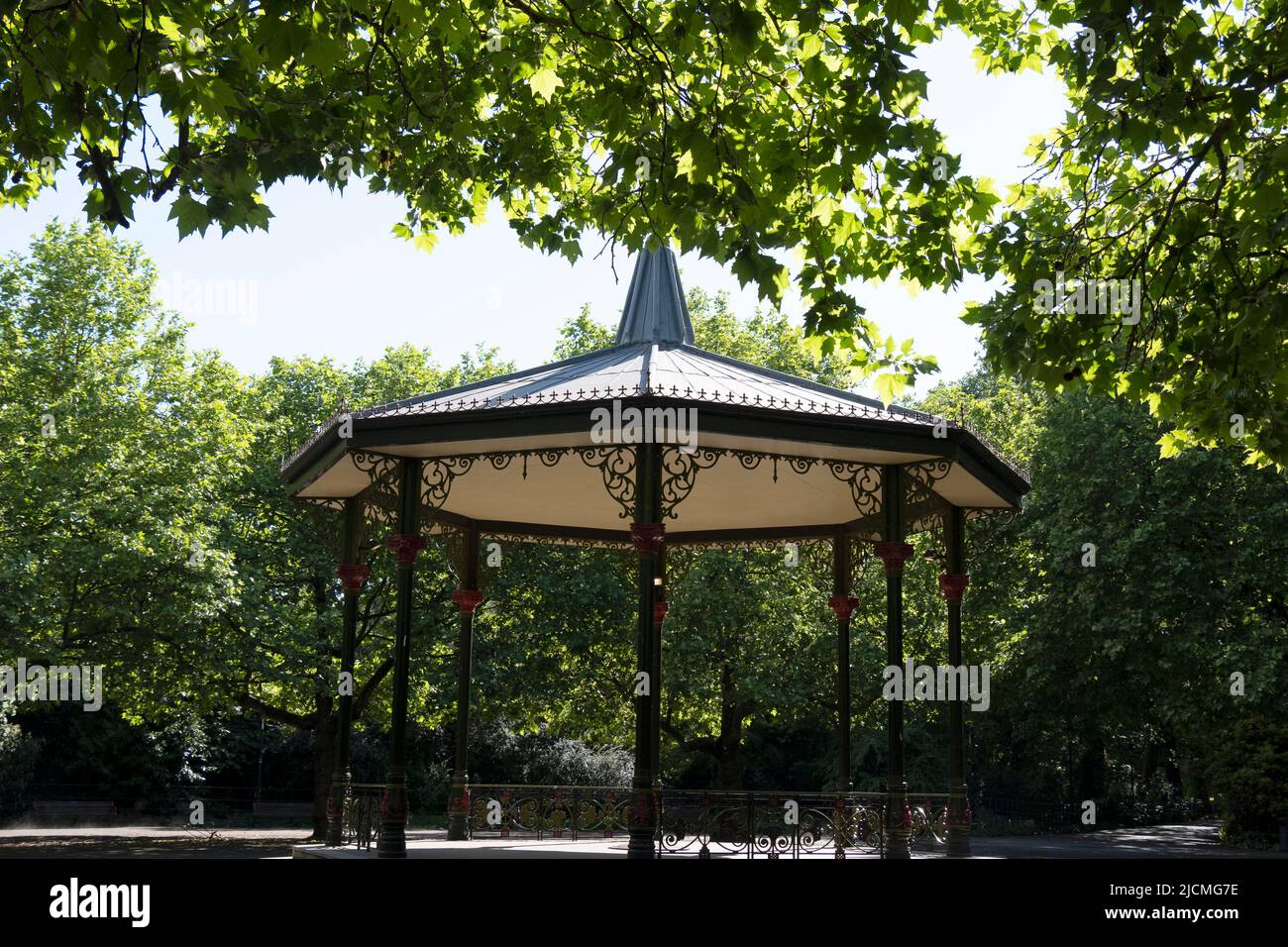 Battersea Park è uno spazio verde di 200 acri e 83 ettari a Battersea nel London Borough of Wandsworth a Londra. Foto Stock