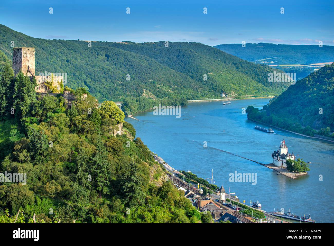 Kaub fiume Reno Loreley Castello nel fiume Pfalzgrafenstein Marshall Bluecher Castello Gutenfels patrimonio mondiale dell'UNESCO alta valle del Reno centrale romantico Foto Stock