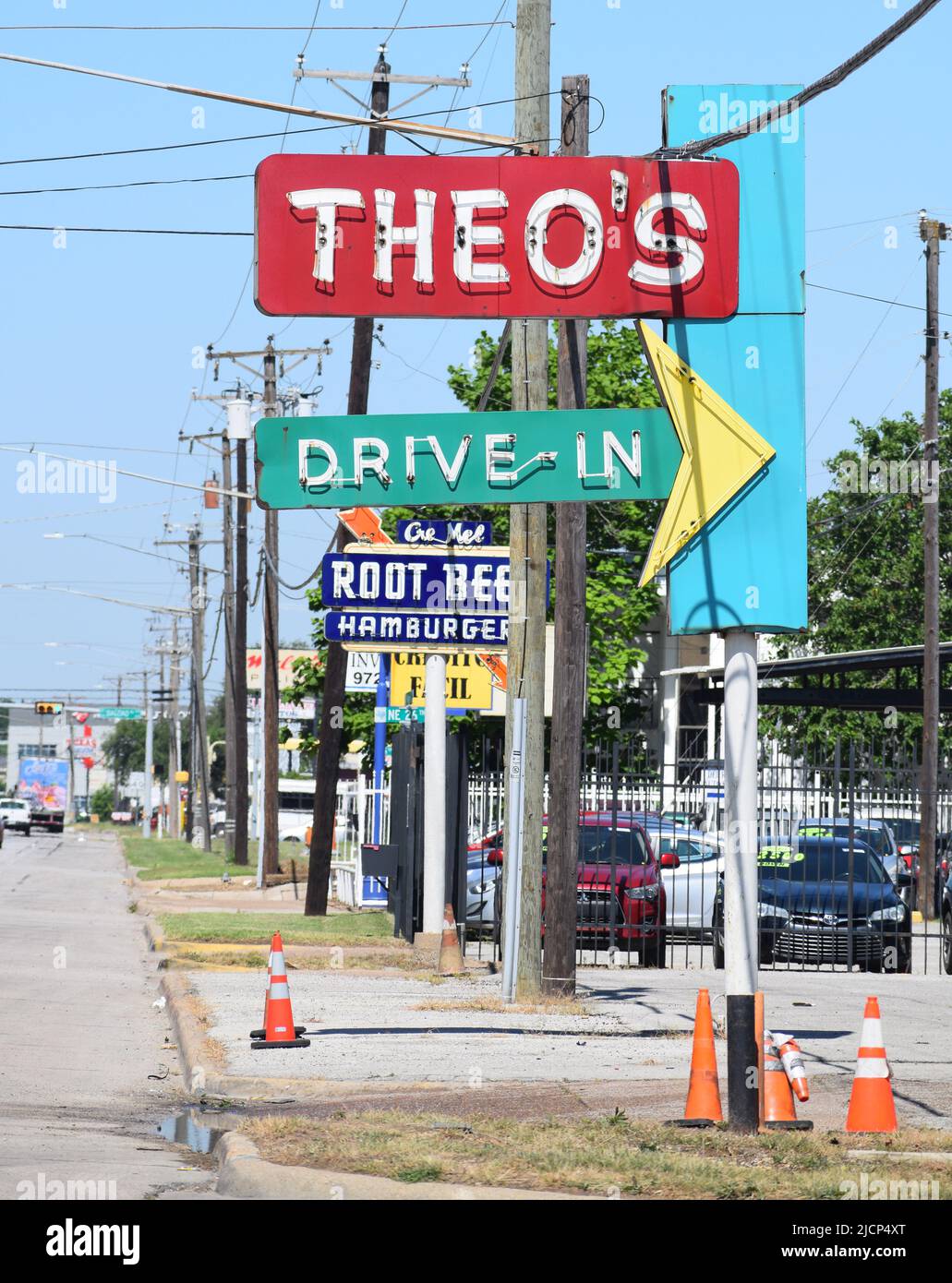 Il ristorante Drive-in di Theo si trova su Jefferson Street a Grand Prairie, Texas Foto Stock