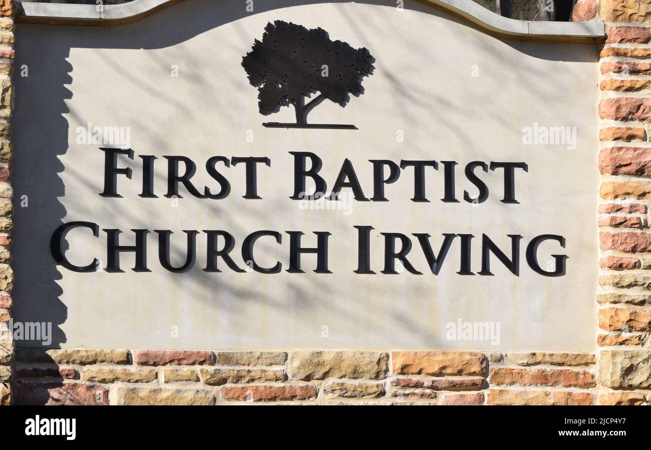 Primo piano di un cartello di prima chiesa Battista Irving Foto Stock