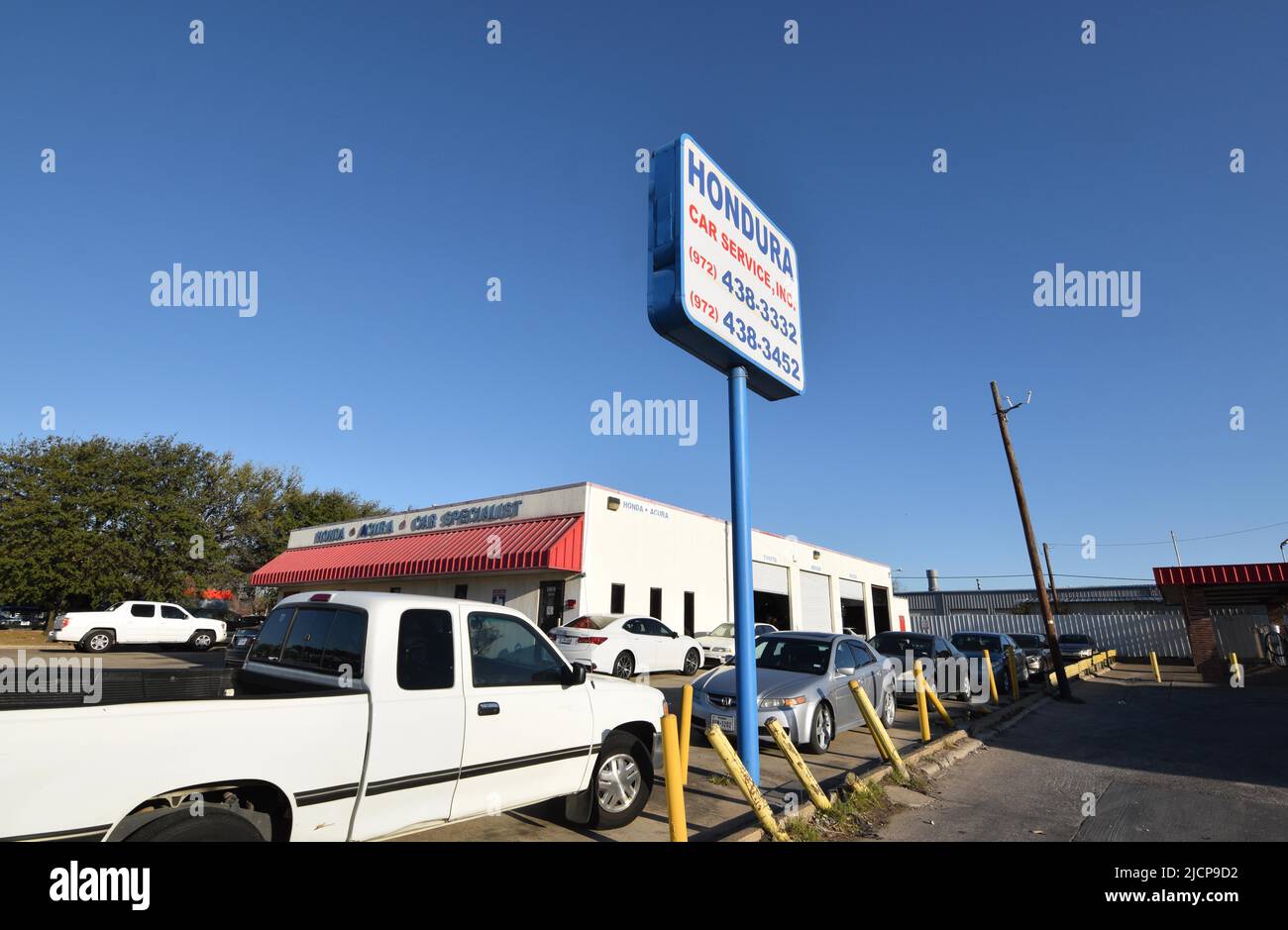 Esterno di Hondura Car Service, negozio di riparazione di auto straniere, a Irving, Texas Foto Stock