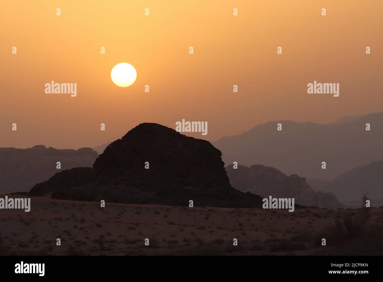 Tramonto a Wadi Rum, Giordania Foto Stock