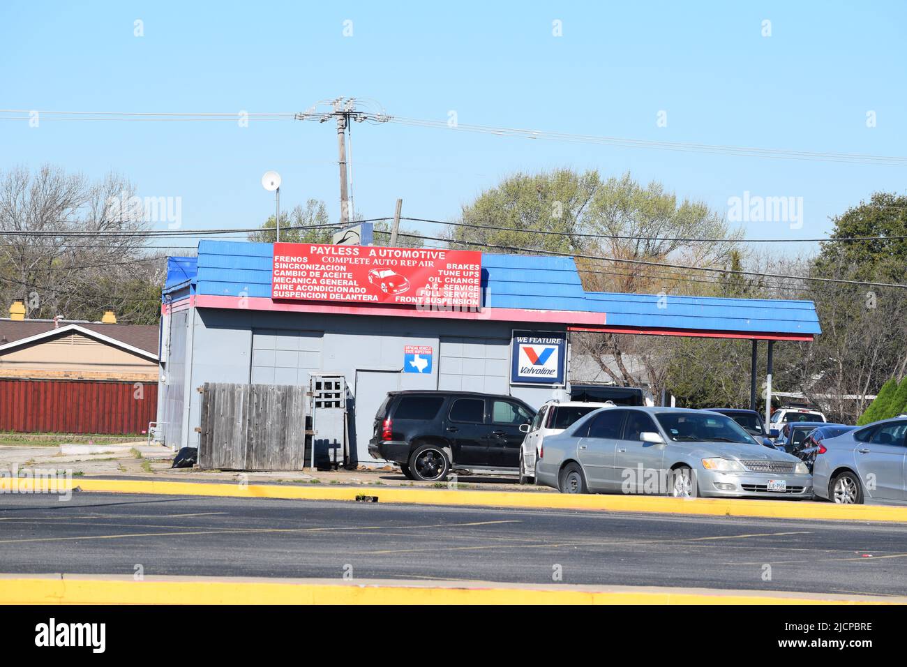 Esterno del negozio Payless Automotive complete Auto Repair a Irving, Texas Foto Stock