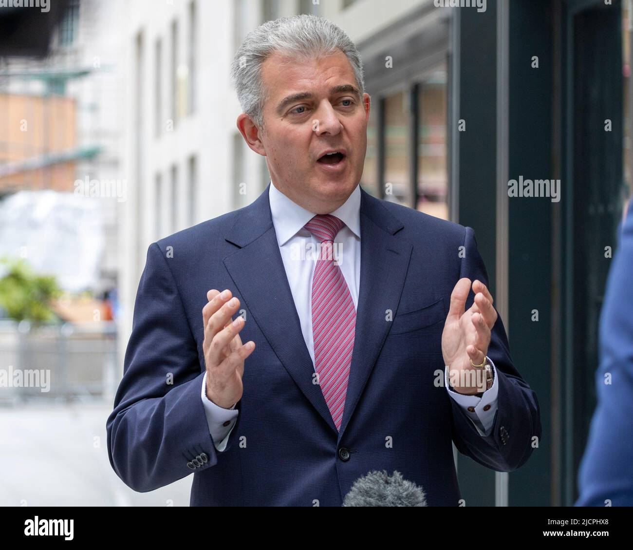 Brandon Lewis riceve interviste alla BBC Broadcasting House a Langham Place. Immagine scattata il 12th giugno 2022. © Belinda Jiao jiao.bilin@gmail.com 07598 Foto Stock