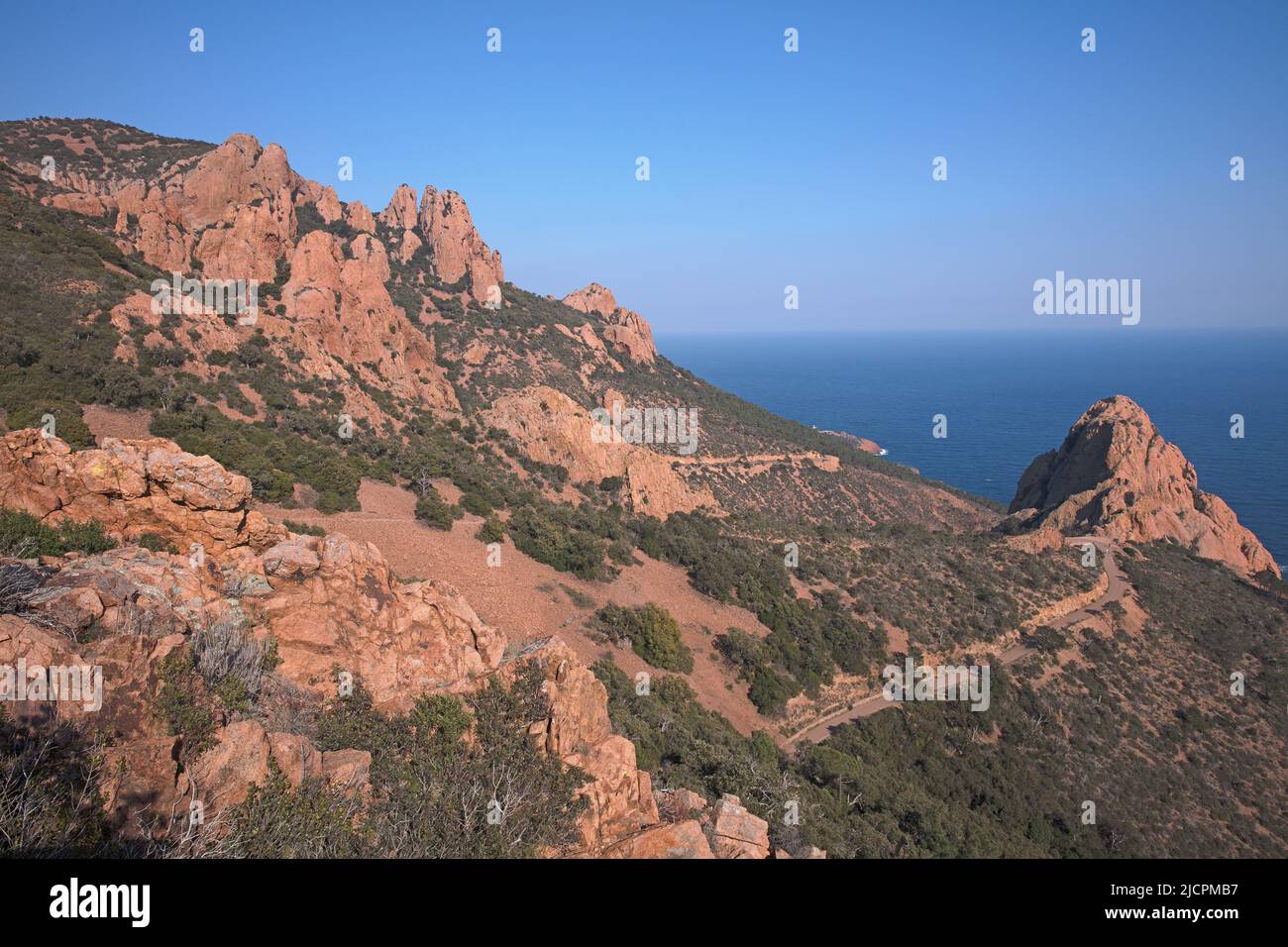 Francia, Var Saint Raphaël, Agay, il massiccio dell'Esterel, costa mediterranea Foto Stock