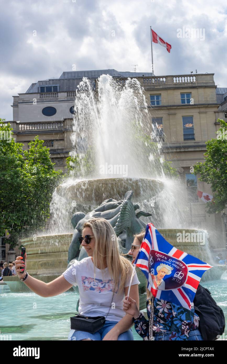 Trafalgar Square prende il nome dalla battaglia di Trafalgar, una vittoria navale britannica nelle guerre napoleoniche con Francia e Spagna Foto Stock
