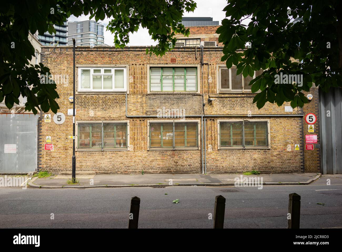 Vauxhall Walk Glassworks era una fabbrica di vetro per lastre vicino all'Albert Embankment a Vauxhall, Lambeth, Londra. Foto Stock