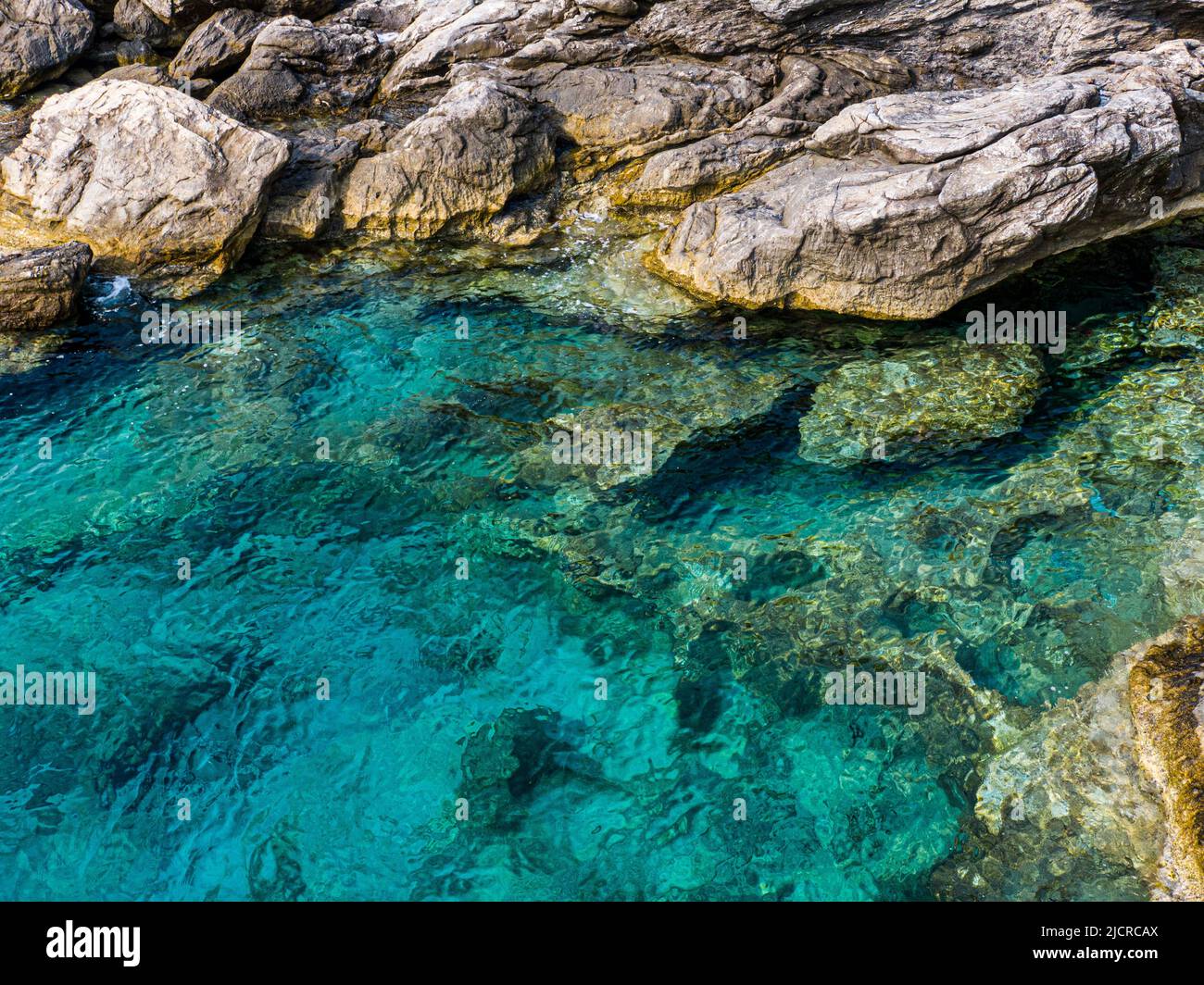 Vista aerea della superficie trasparente del mare, Amorgos, grecia Foto Stock