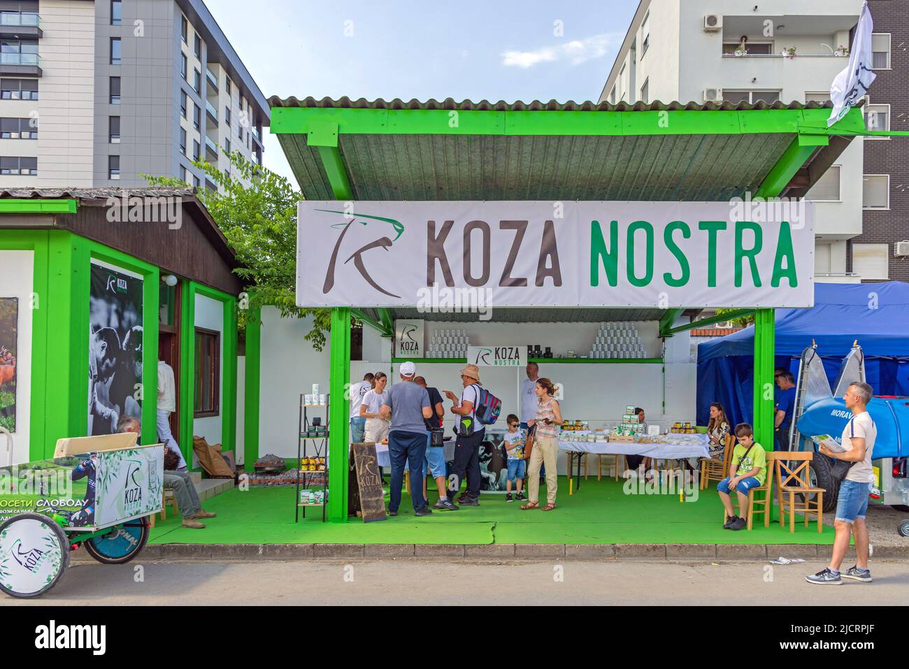 Novi Sad, Serbia - 21 maggio 2022: Goat Farm Koza nostra Booth alla Fiera dell'Agricoltura. Foto Stock