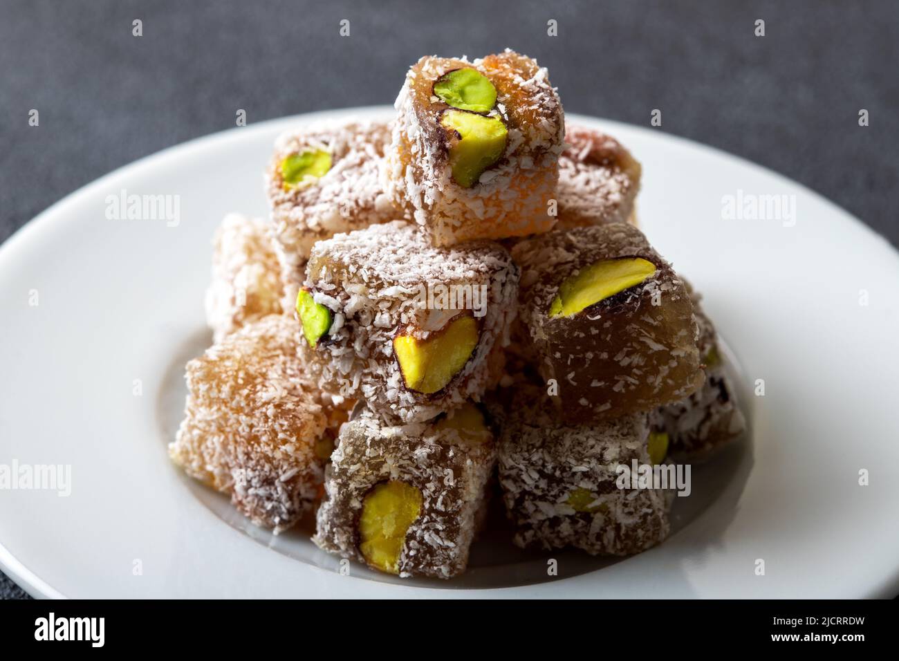 Tradizionale pistacchio turco delizia in un piatto Foto Stock