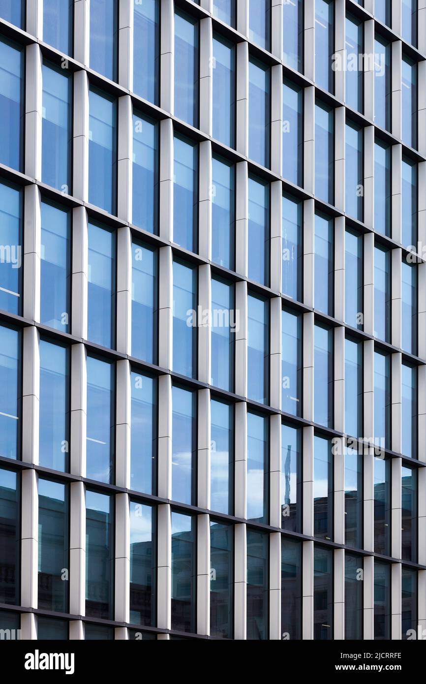Vista dettagliata del nuovo edificio commerciale. 33 King William Street, Londra, Regno Unito. Architetto: John Robertson Architects Ltd, 2022. Foto Stock