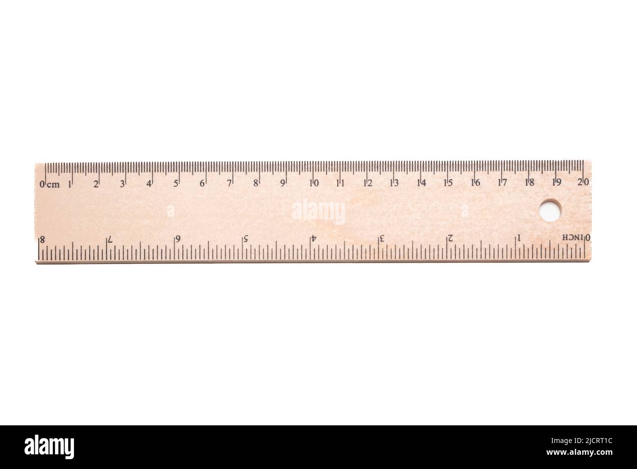 Ritaglio isolato dal righello su sfondo bianco. Riga doppia in legno strumento di misurazione lungo venti centimetri e otto pollici. Foto Stock