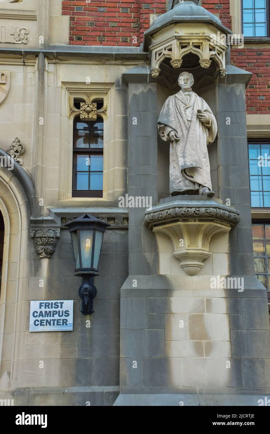 PRINCETON, NJ USA - NOVENBER 12, 2019: Un edificio storico nel campus della Princeton University a Princeton, New Jersey Foto Stock