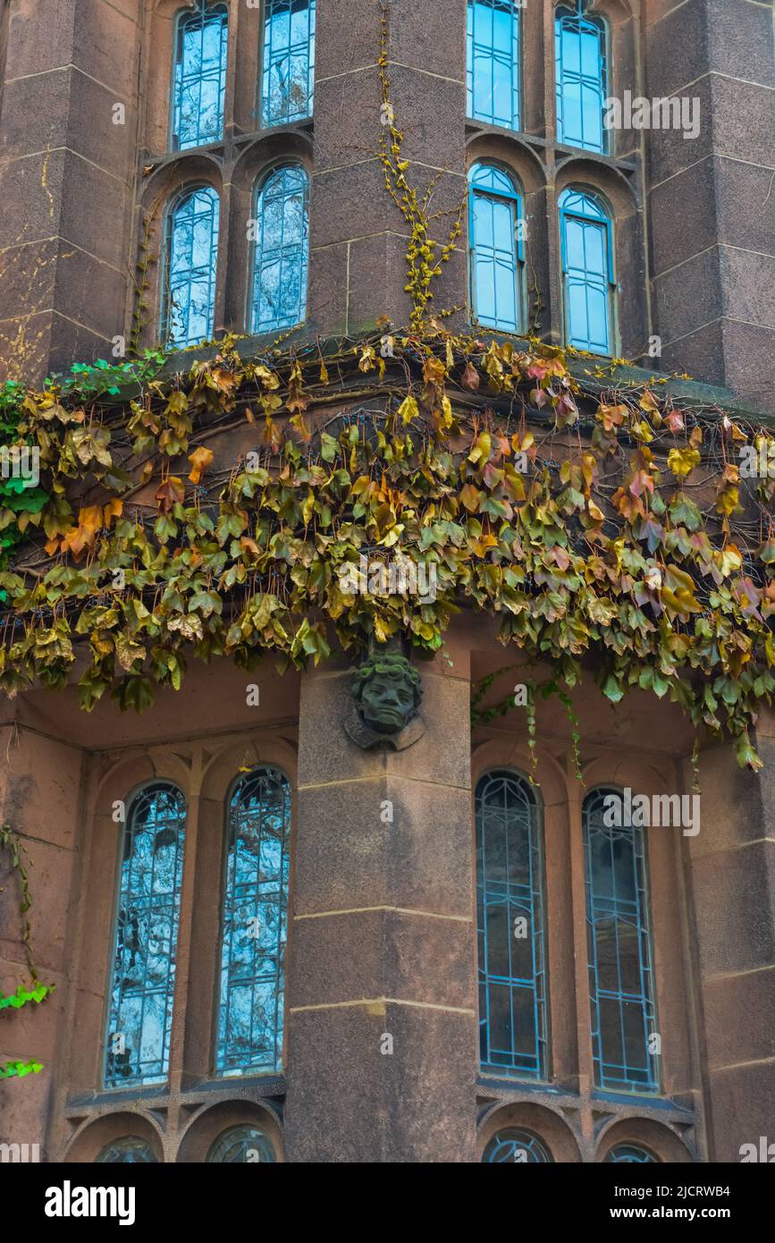 PRINCETON, NJ USA - NOVENBER 12, 2019: Vista della facciata dell'East Pyne Building nel campus della Princeton University, New Jersey, USA Foto Stock