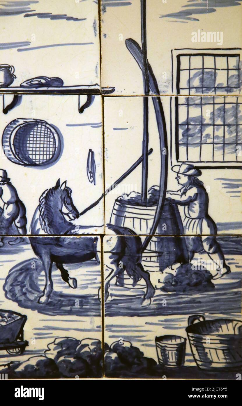 Delfware (terracotta glassata). Fabbrica di ceramiche a Bolsward. Mulino a cavallo per macinare argilla. Atrributed a Dirk Danser (1698-1763). c. 1745-1765. Rijksm Foto Stock