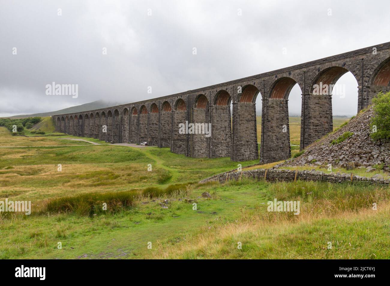 Il Viadotto Ribblehead o Viadotto Batty Moss nella Ribble Valley a Ribblehead, nel North Yorkshire, Inghilterra. Foto Stock