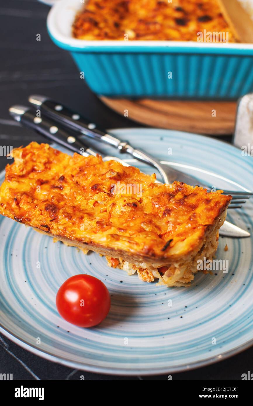 Lasagne tradizionali italiane con carne macinata e formaggio. Foto Stock
