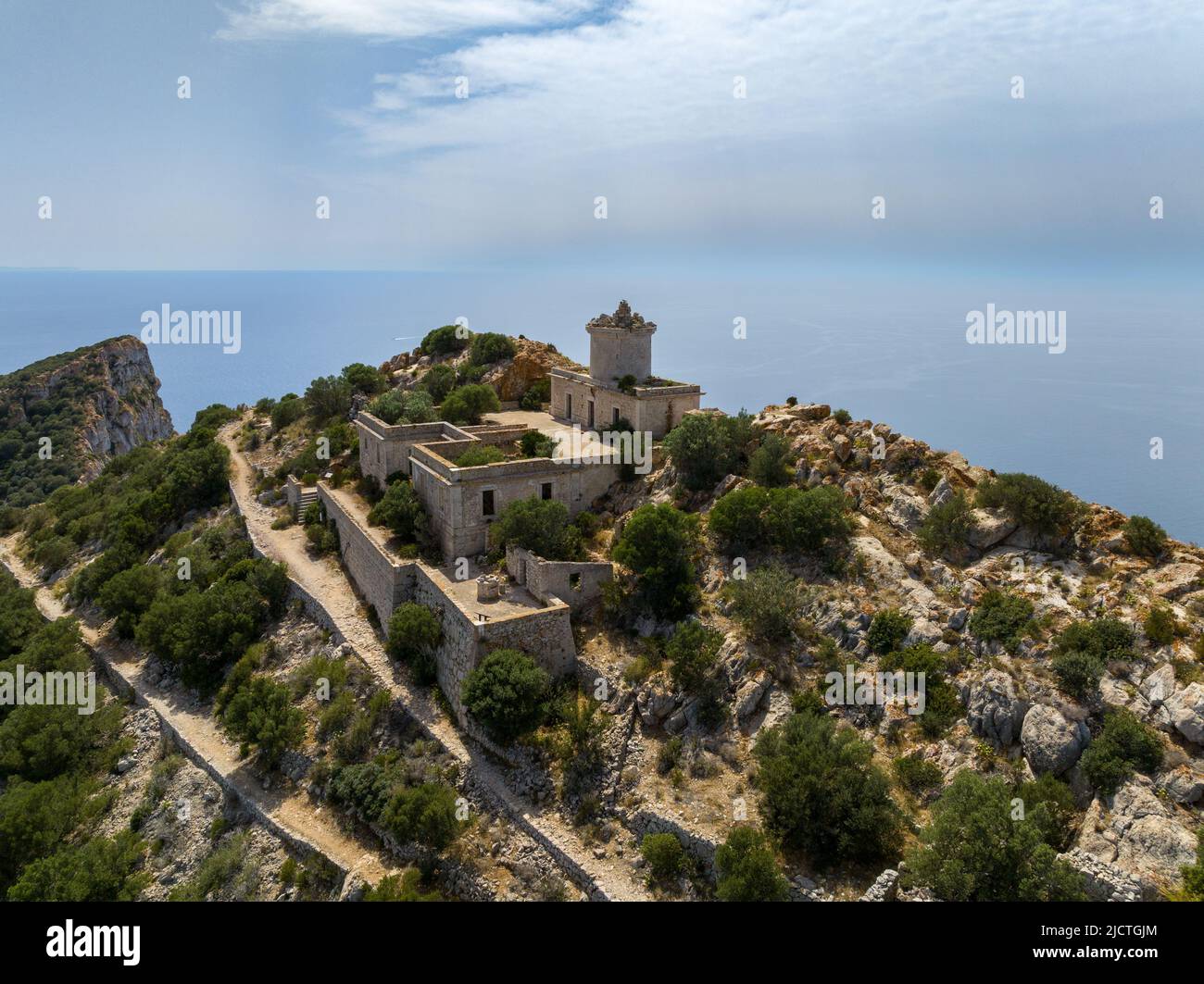 Mirador del far Vell Mallorca.is a hiking destinations for tourists located in Parc Natural SA Dragonera, Aerial view. Foto Stock