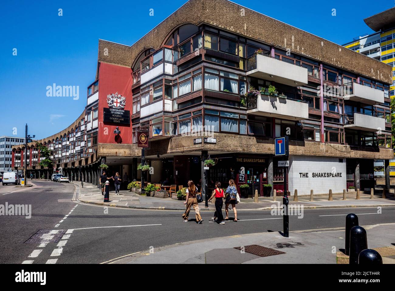 Crescent House Golden Lane Estate Goswell Rd C.London vicino al Barbican Center. 1962, architetti Chamberlin, Powell e Bon. Grado II* elencato. Foto Stock