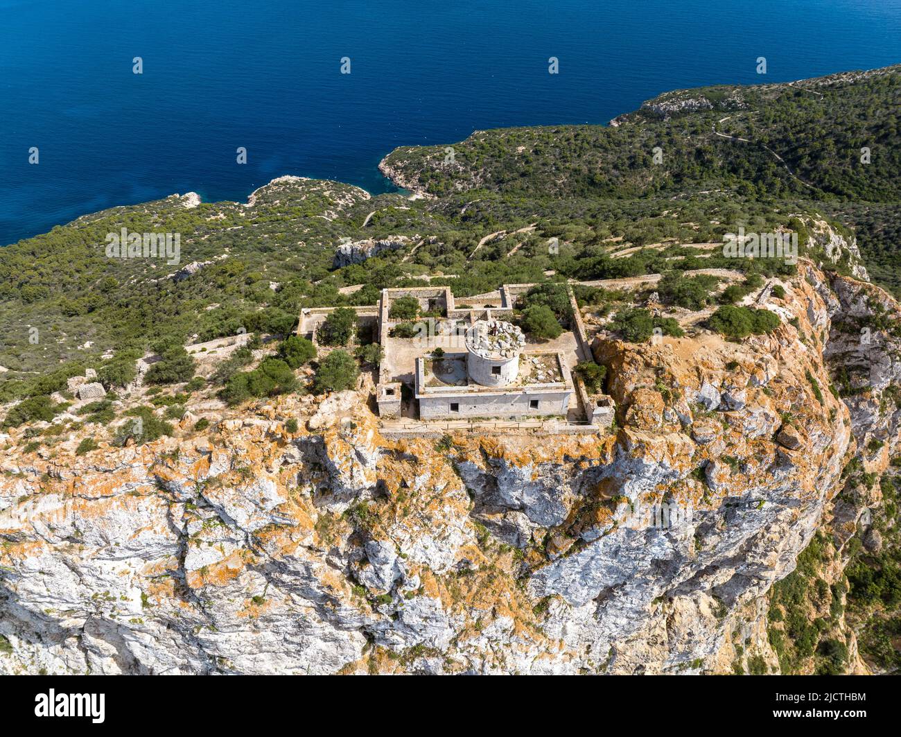 Mirador del far Vell Mallorca.is a hiking destinations for tourists located in Parc Natural SA Dragonera, Aerial view. Foto Stock