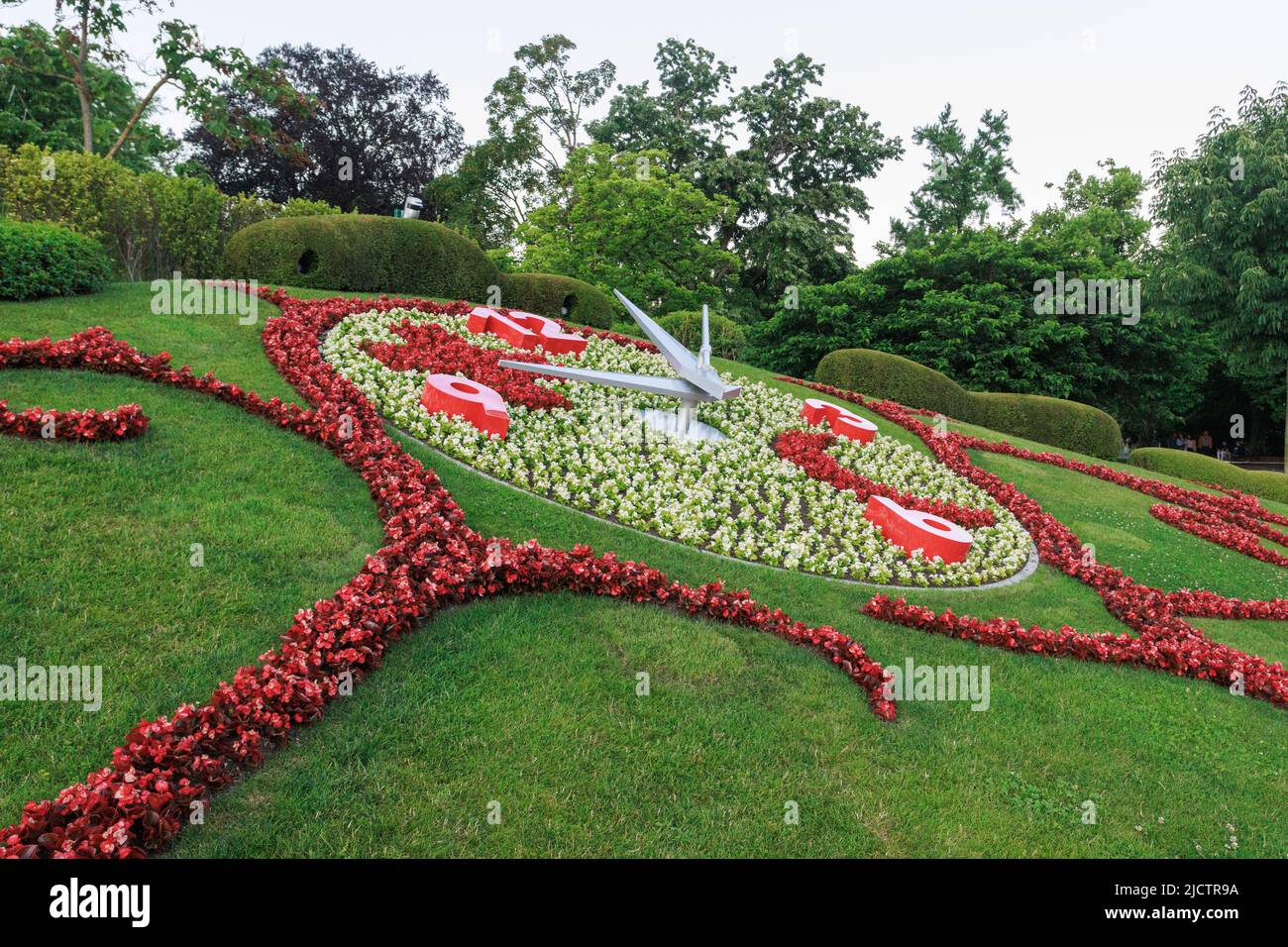 Orologio floreale (l'Horloge Fleurie) all'ingresso del parco Giardino Inglese (Jardin Anglais), Ginevra, Svizzera Foto Stock