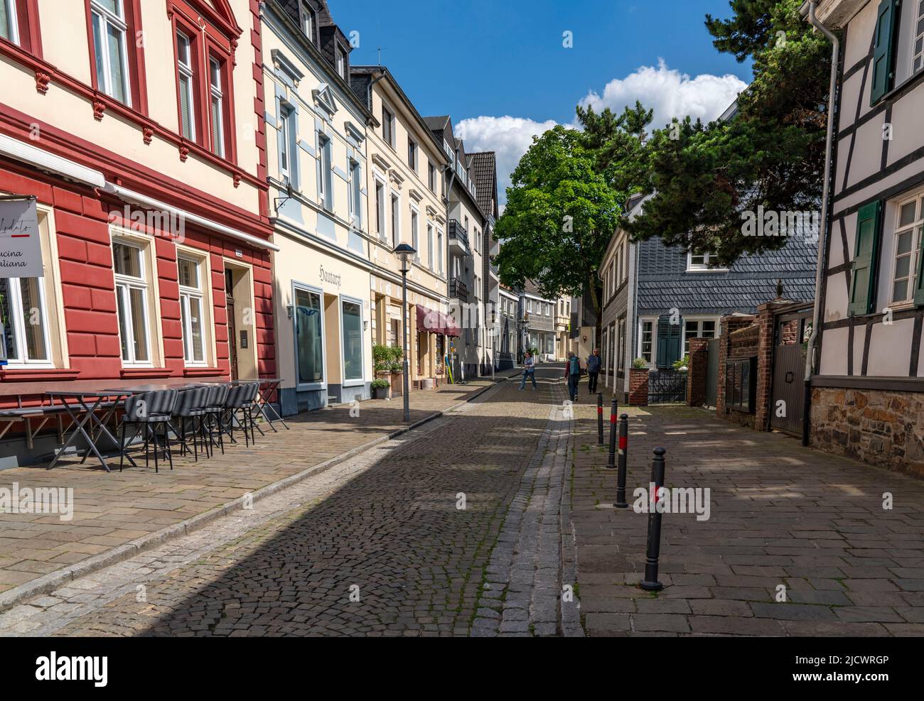 La città vecchia di Essen-Kettwig, case nella strada principale, Essen NRW, Germania, Foto Stock