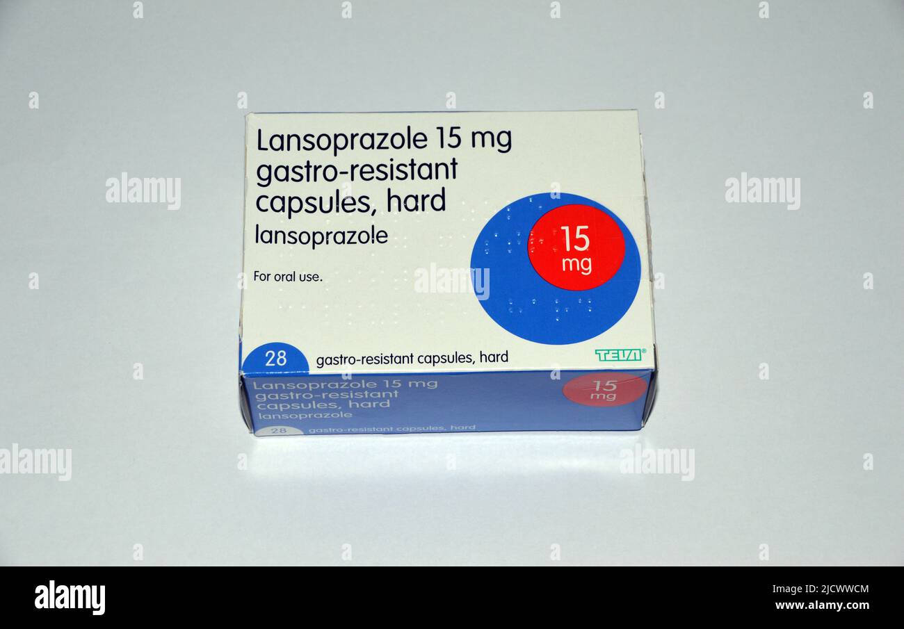 Confezione da 28, 15mg capsule rigide Gastro-resistenti Lansoprazole prodotte da TEVA prescritte per la riduzione di bruciore di stomaco, acido di stomaco e reflusso, Inghilterra, Regno Unito. Foto Stock