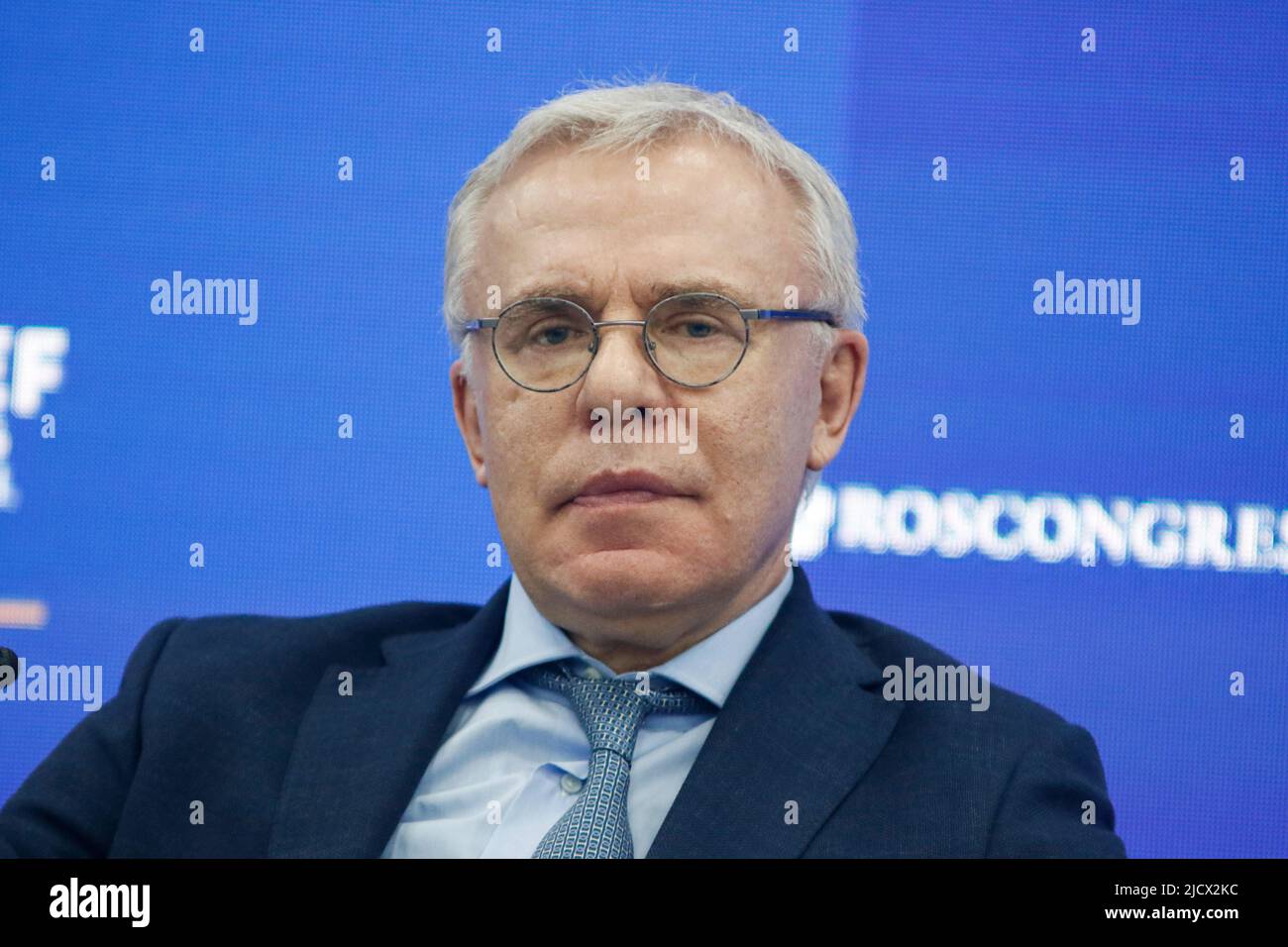 San Pietroburgo, Russia. 15th giugno 2022. Viacheslav Fetisov, Vice della Duma di Stato dell'Assemblea Federale della Federazione Russa, Ambasciatore di buona volontà, programma delle Nazioni Unite per l'ambiente (UNEP), Presidente della Società tutta russa per la conservazione della natura alla sessione 'SVILUPPO SOSTENIBILE COME IDEA UNIFICANTE PER I GIOVANI DEL MONDO. L'ORDINE DEL GIORNO del 2050" nel quadro del Forum economico internazionale di San Pietroburgo del 2022 (SPIEF 2022). (Foto di Kashkkkovskij/Sipa USA) Credit: Sipa USA/Alamy Live News Foto Stock