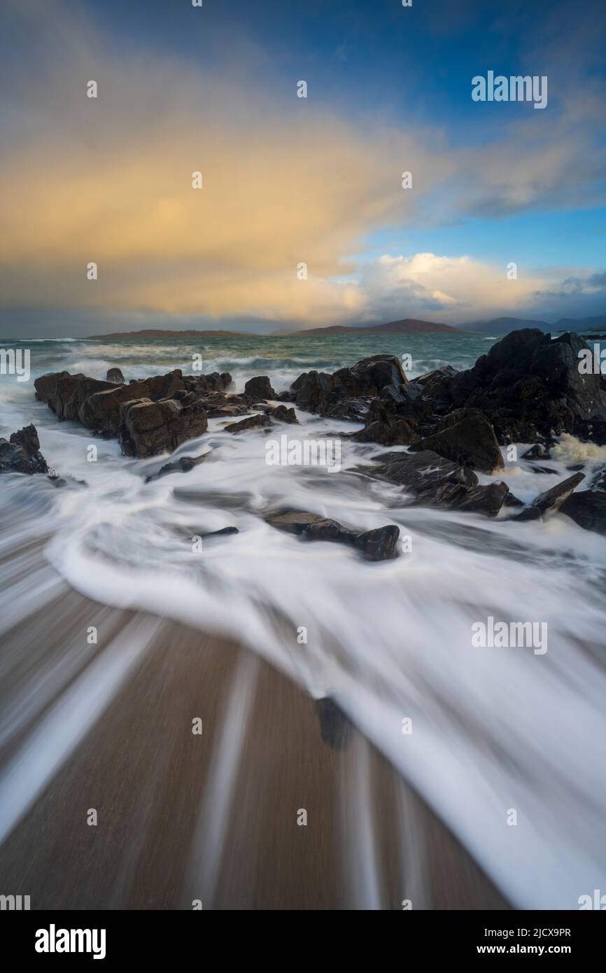 Scena costiera a Traigh Bheag, Isola di Harris, Ebridi esterne, Scozia, Regno Unito, Europa Foto Stock
