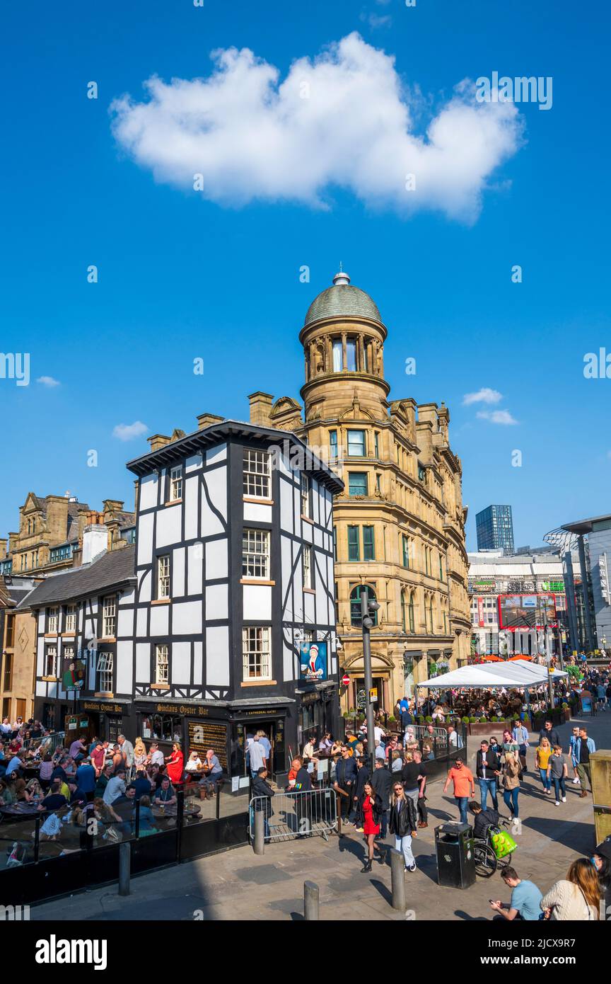 Vista di Sinclairs Oyster Bar and Exchange Square, Manchester, Inghilterra, Regno Unito, Europa Foto Stock