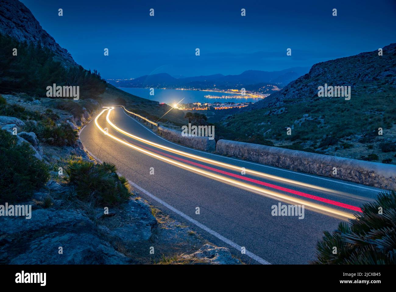 Vista dei semafori sulla strada per Port de Pollenca a Mirador es Colomer, Pollenca, Maiorca, Isole Baleari, Spagna, Mediterraneo, Europa Foto Stock