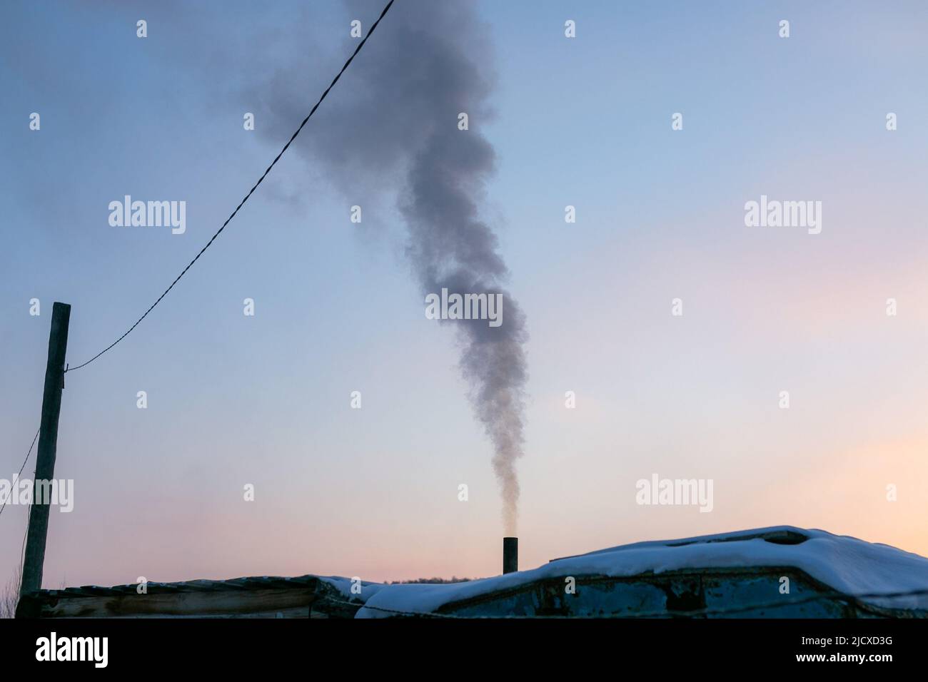 Paesaggio mozzafiato villaggio in russia in inverno Foto Stock