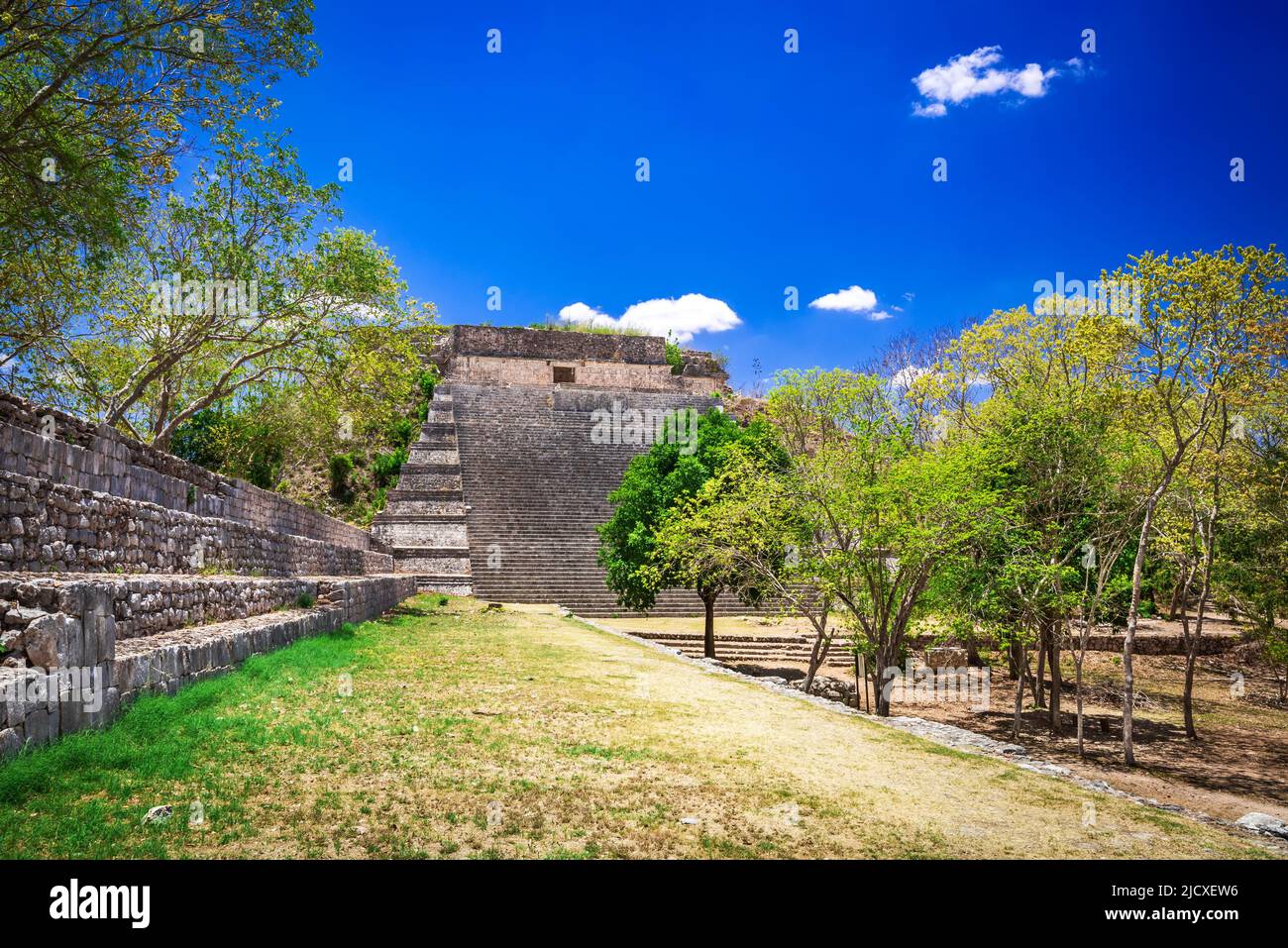 Uxmal, Messico. Grande Piramide di Uxmal, antica città Maya nella giungla della penisola dello Yucatan Foto Stock