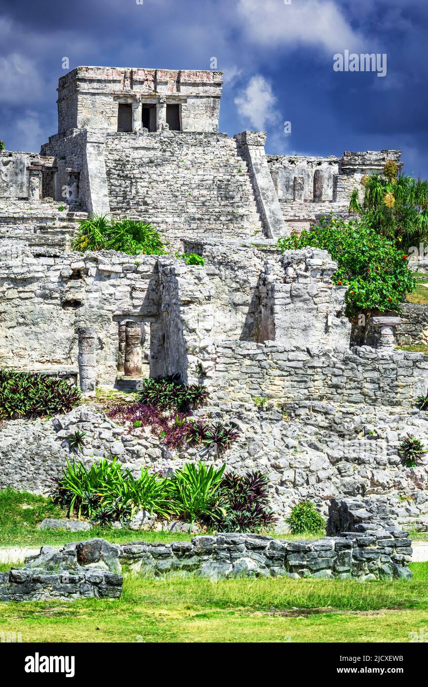 Tulum maya rovine El Castillo, penisola dello Yucatan in Messico. Foto Stock