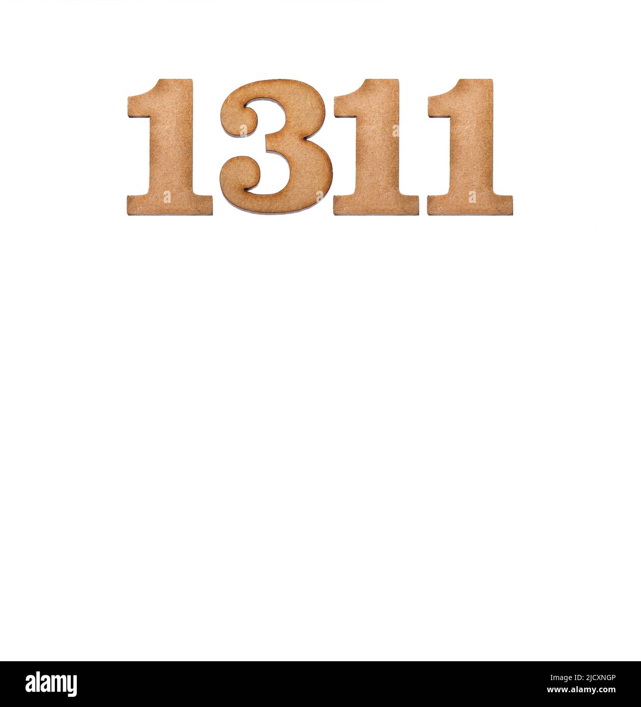 Numero 1311 in legno, isolato su sfondo bianco Foto Stock