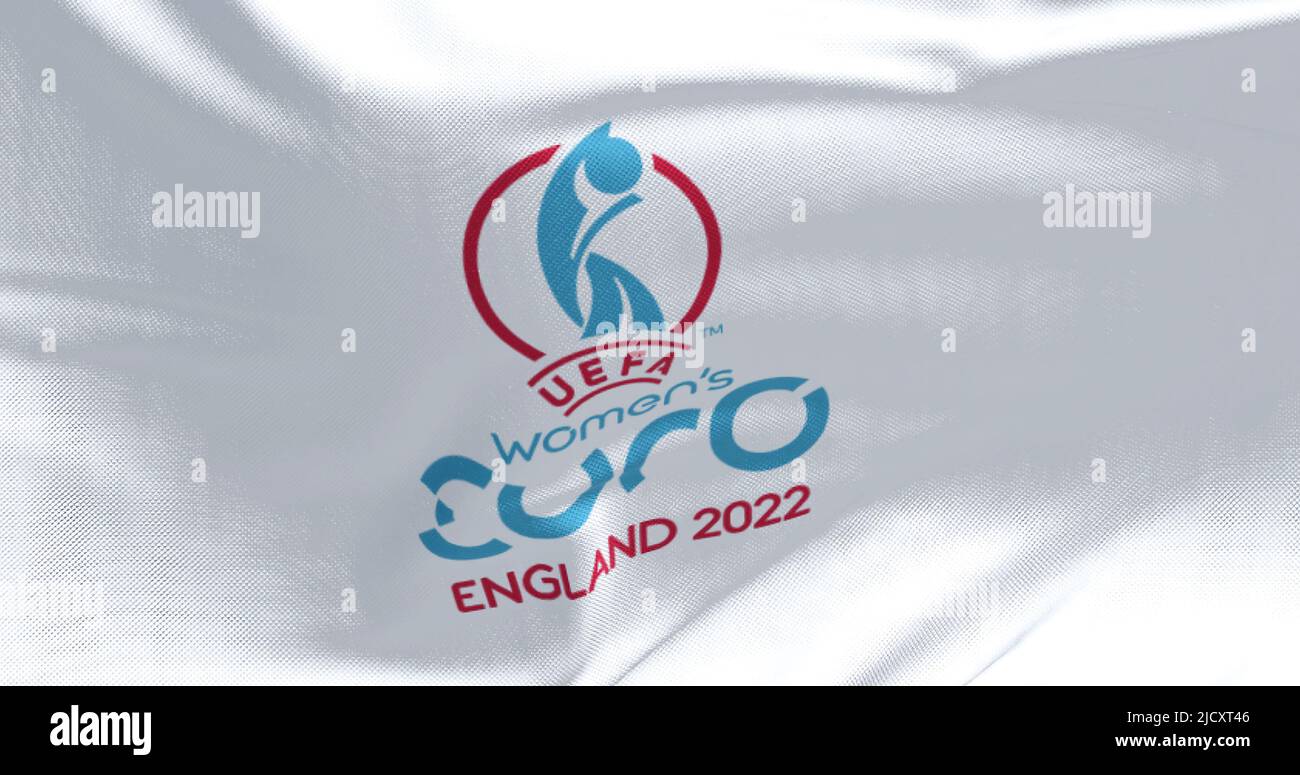 Londra, UK, maggio 2022: La bandiera del Campionato europeo di calcio femminile dell’UEFA Euro 2022 sventola. L’euro 2022 delle donne si svolgerà in Inghilterra da Foto Stock