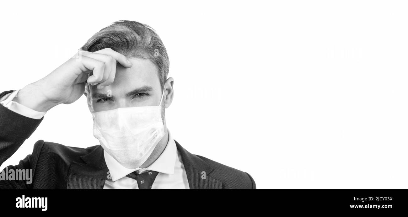 capo uomo in maschera medica durante la quarantena del coronavirus. evitare la diffusione pandemica. Foto Stock