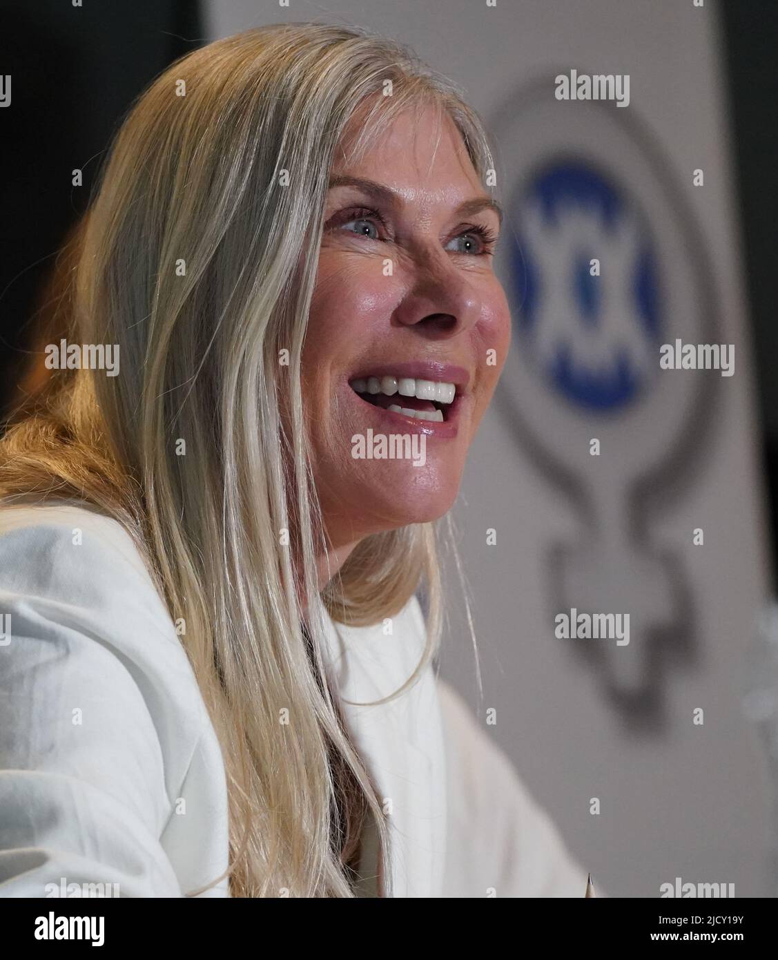 L'ex atleta olimpico Sharron Davies ha parlato dell'importanza di mantenere le categorie sportive femminili a livello di élite e di base e delle preoccupazioni circa il potenziale impatto della riforma del Gender Recognition Act (GRA), presso il Macdonald Hotel di Edimburgo. Data foto: Giovedì 16 giugno 2022. Foto Stock