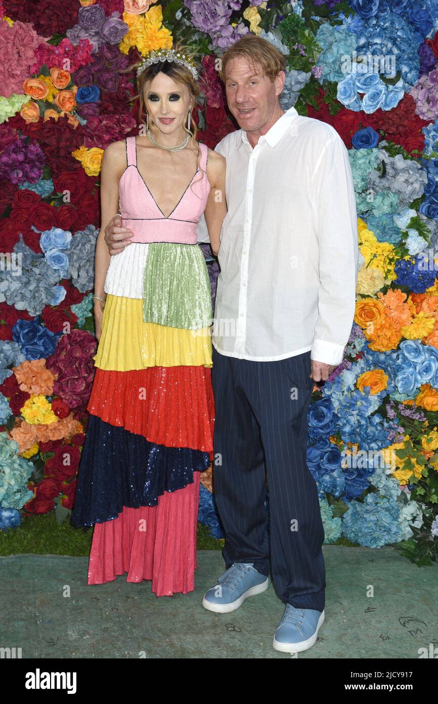 New York, NY, USA. 15th giugno 2022. Stacey Bendet, Eric Eisner agli arrivi per Alice Olivia 20th Anniversary Gala, The Close East Lawn, New York, NY 15 giugno 2022. Credit: Quoin Pics/Everett Collection/Alamy Live News Foto Stock