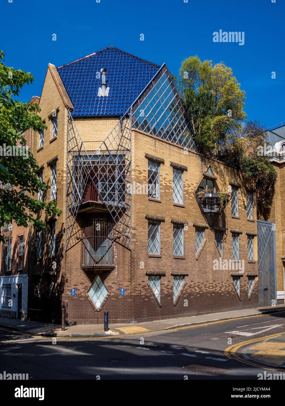 44 Briton Street Clerkenwell Londra - Post-Modern Architecture House costruita nel 1988 per il presentatore TV Janet Street-Porter, architetto Piers Gough CZWG. Foto Stock