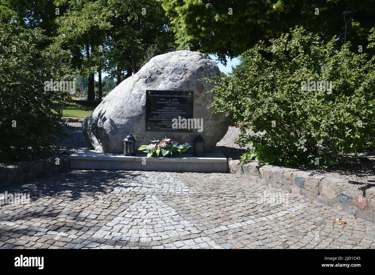 Kostrzyn su Oder, Polonia - 10 giugno 2022 - pietra commemorativa polacca. (Foto di Markku Rainer Peltonen) Foto Stock