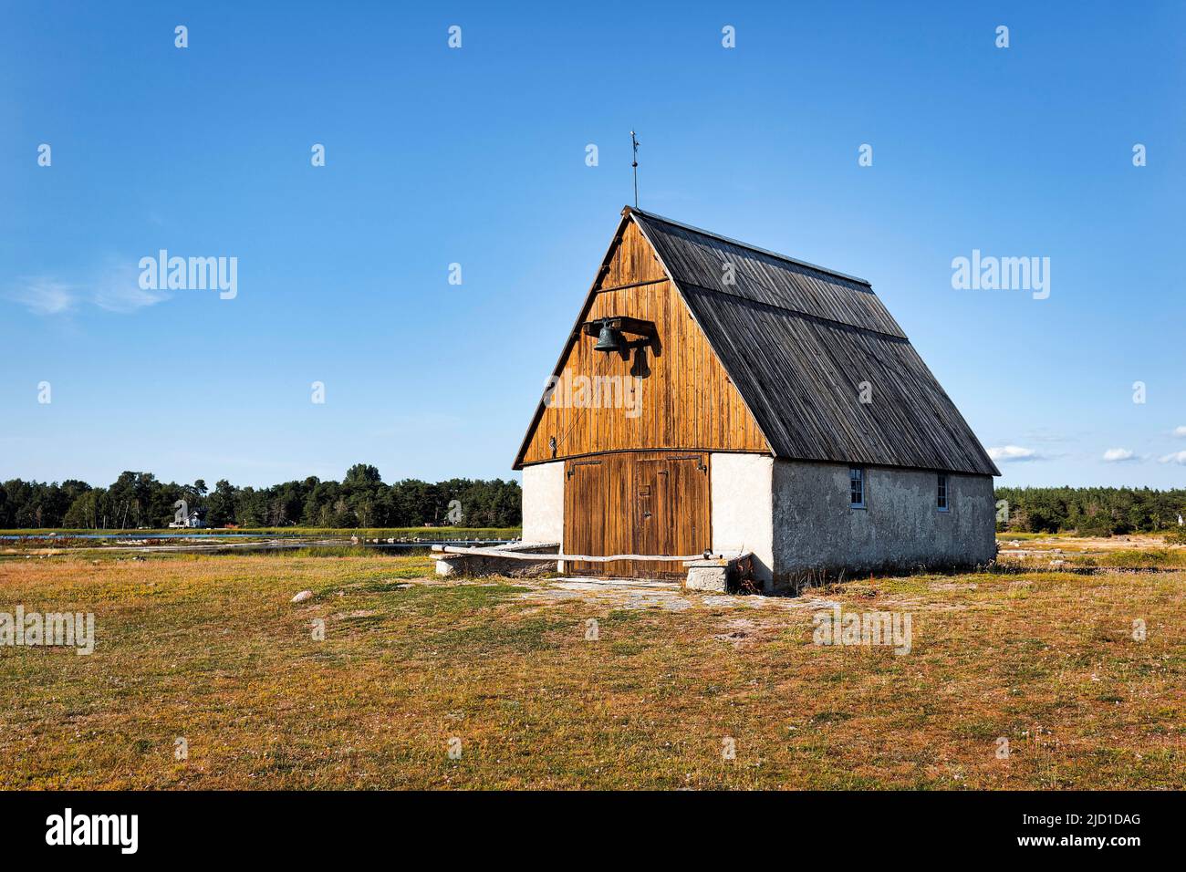 Piccola cappella dei pescatori in un prato, Kovik Museo della pesca, costa occidentale dell'isola di Gotland, Mar Baltico, Svezia Foto Stock