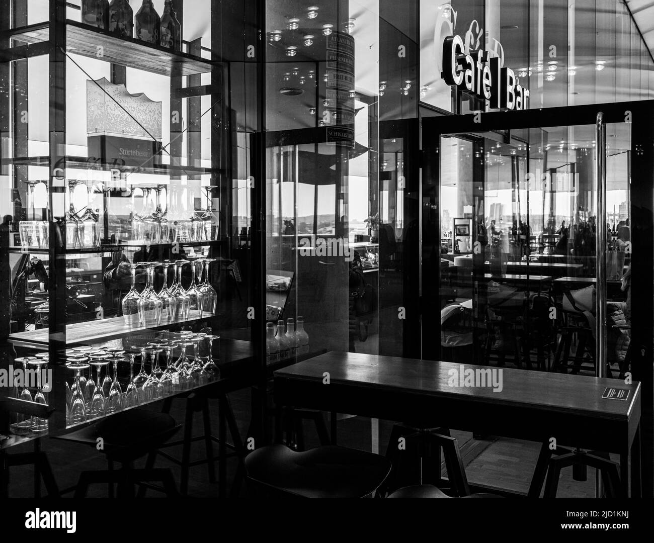 Bianco e nero, interior design, caffetteria e bar, Elbe Philharmonic Hall, Hafencity, Amburgo, Germania Foto Stock