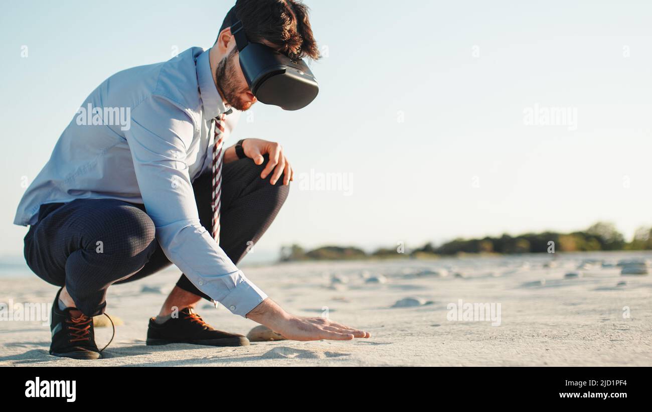 Realtà aumentata con il visore VR Foto Stock