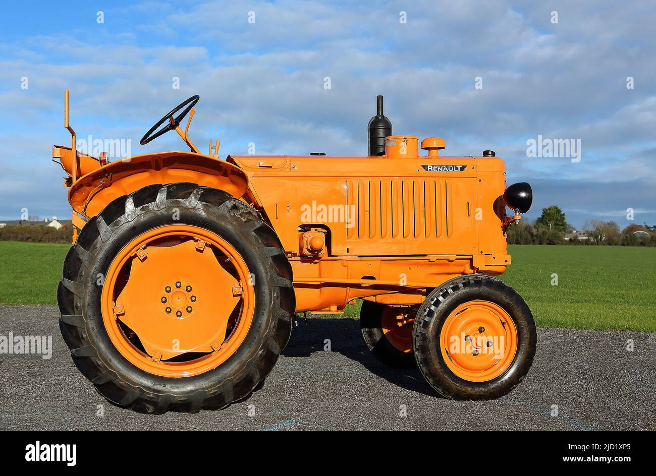 1950 trattore Renault R7012 Foto Stock