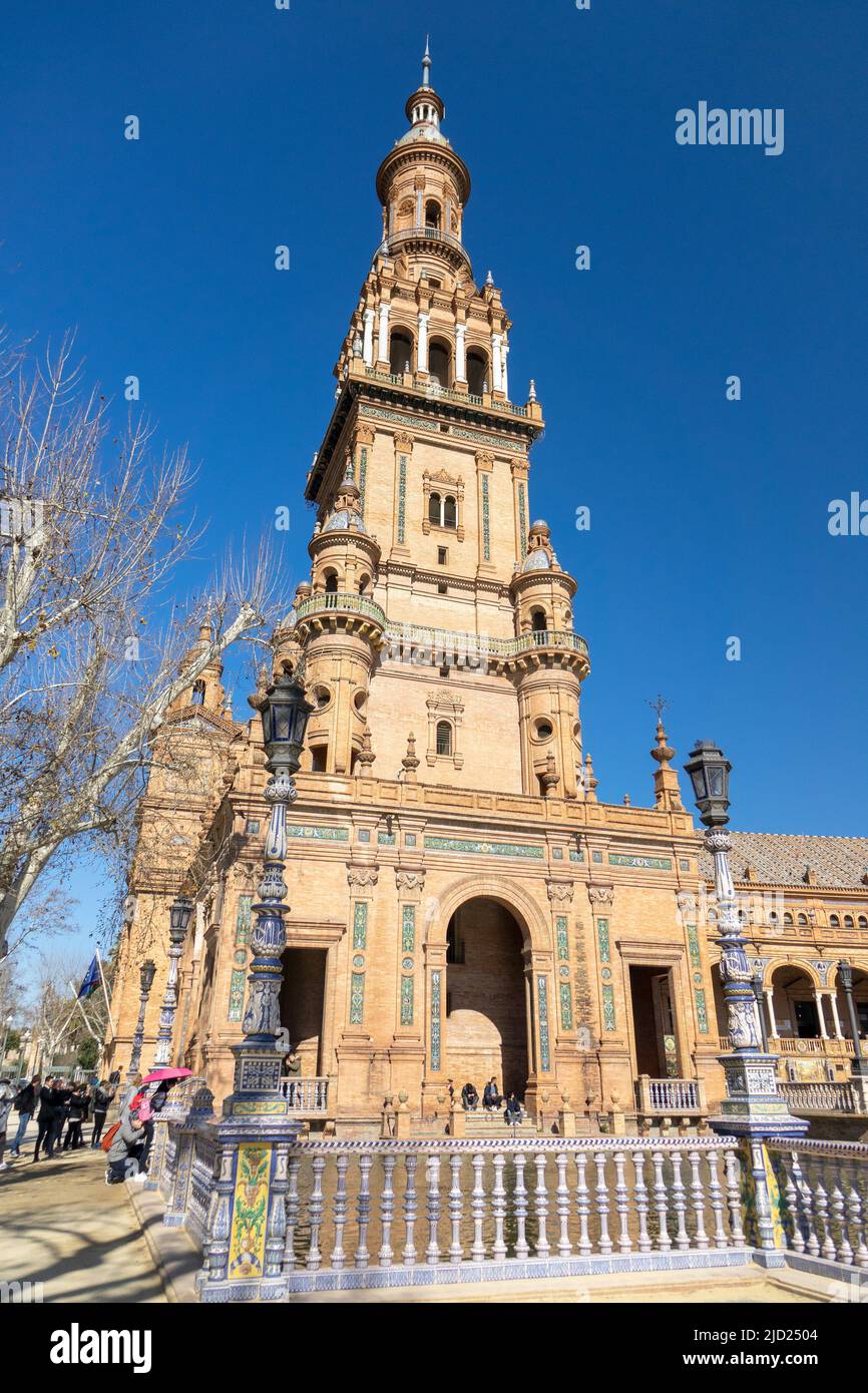 La Torre Nord della piazza di Spagna (Plaza de España) nel Parque de María Luisa (Parco Maria Luisa) Foto Stock