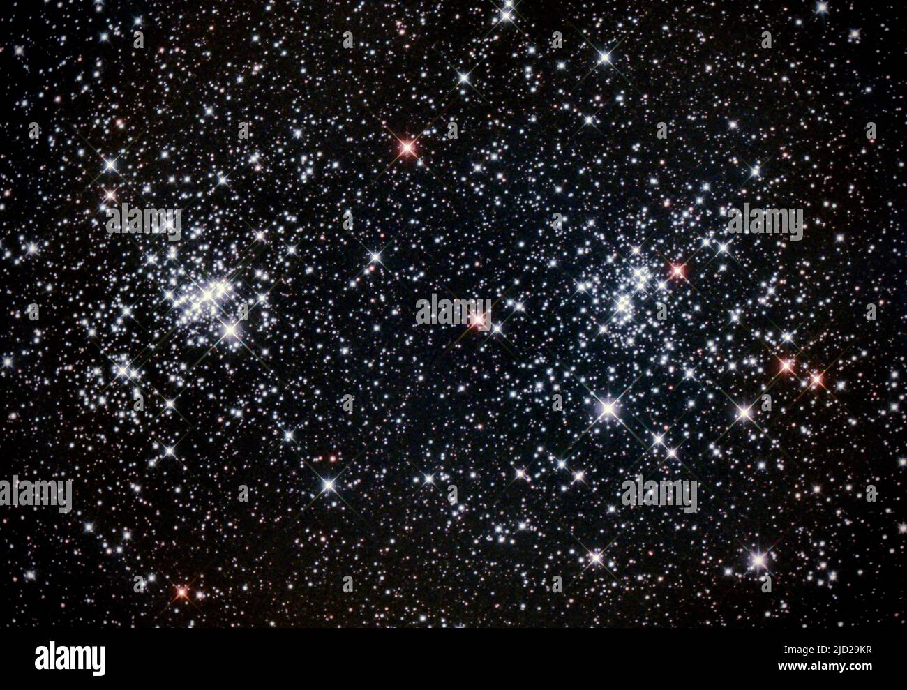 Il doppio cluster (NGC 884 e NGC 869) nella costellazione Perseo. Foto Stock