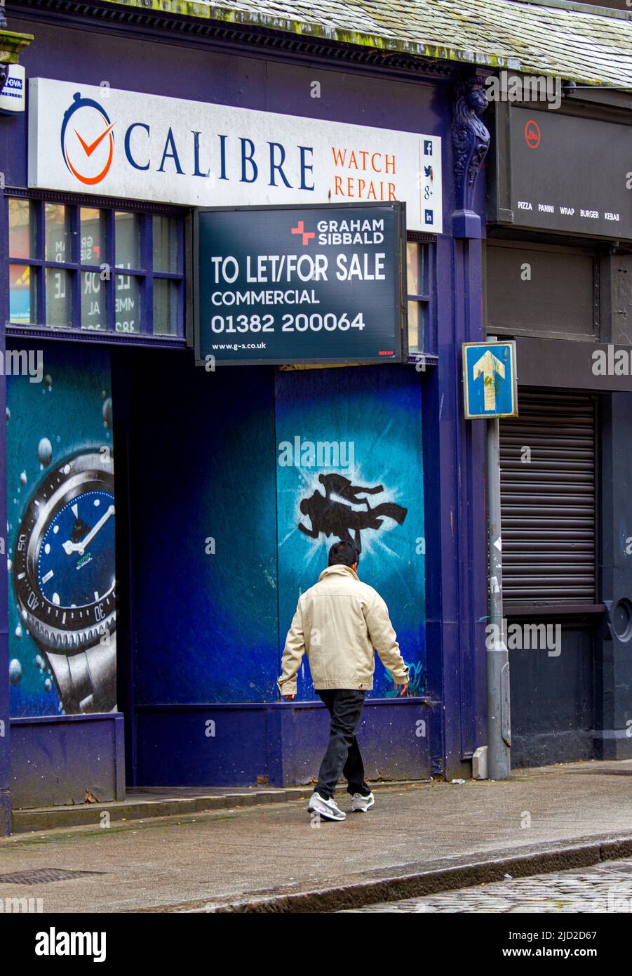 Dundee, Tayside, Scozia, Regno Unito. 17th giugno 2022. UK Breaking News: A causa dell'elevato costo della vita in Scozia, le aziende locali hanno dovuto chiudere. A causa di rendite costose, tasse elevate del consiglio, salari poveri e BREXIT, molte piccole aziende e negozi di Dundee sono stati costretti a chiudere. Nel Regno Unito, il costo della vita in crisi sta attualmente colpendo praticamente ogni aspetto della vita. L'inflazione è superiore al 9%, il livello più alto dal 1982, il che significa che i prezzi giornalieri stanno facendo registrare un aumento della spesa degli acquirenti quest'anno e continuano ad aumentare. Credit: Dundee Photographics/Alamy Live News Foto Stock