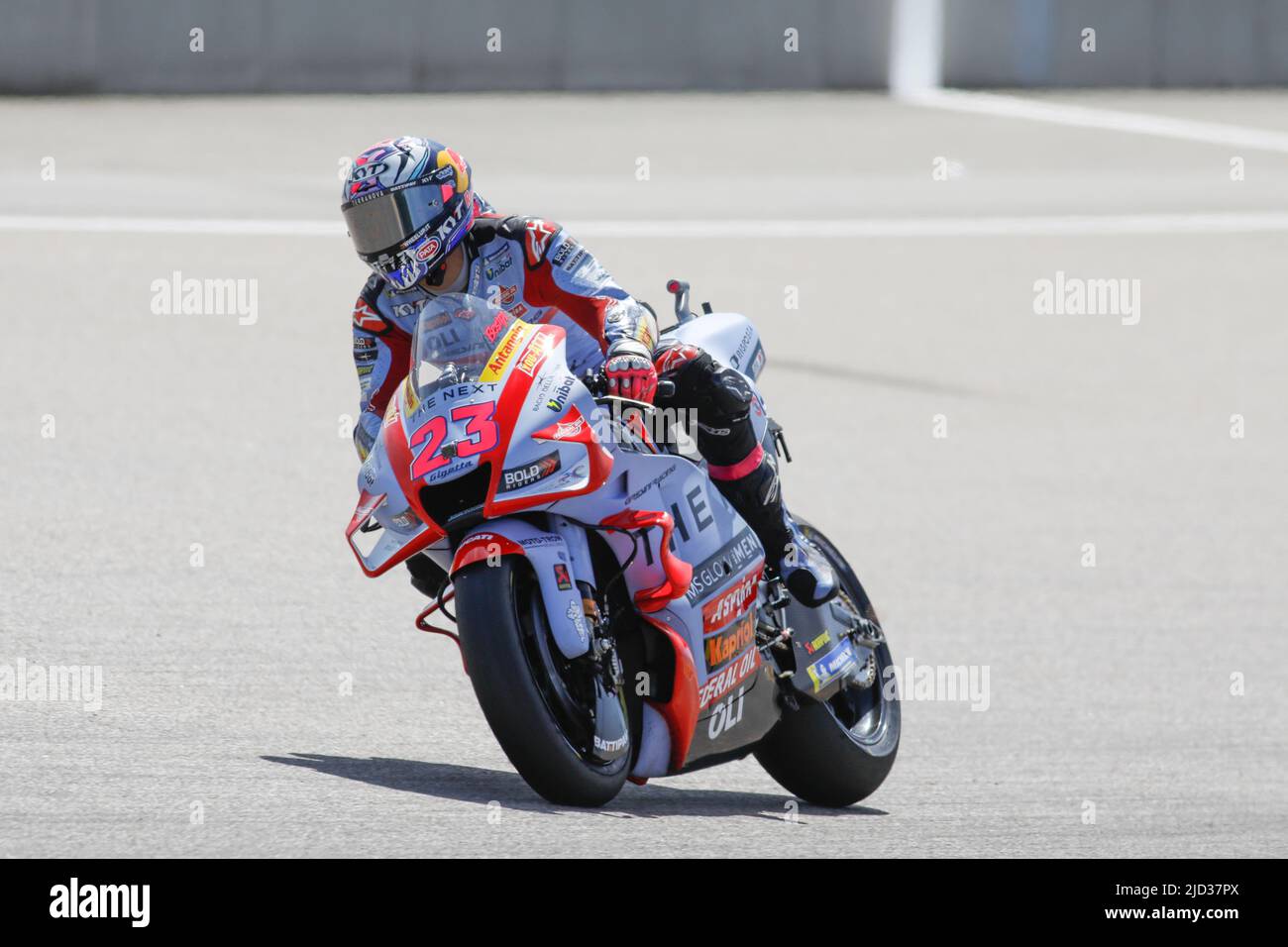 Hohenstein Ernsthal, Germania. Giugno 17th 2022. MotoGP Liqui Moly Motorrad Grand Prix Deutschland al circuito di Sachsenring, Hohenstein-Ernsthal, Germania. Foto: #23 Enea Bastianini (ITA) della Gresini Racing MotoGP durante la seconda sessione di prove Credit: Piotr Zajac/Alamy Live News Foto Stock
